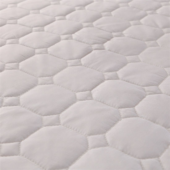 绗缝和贴合防水床垫